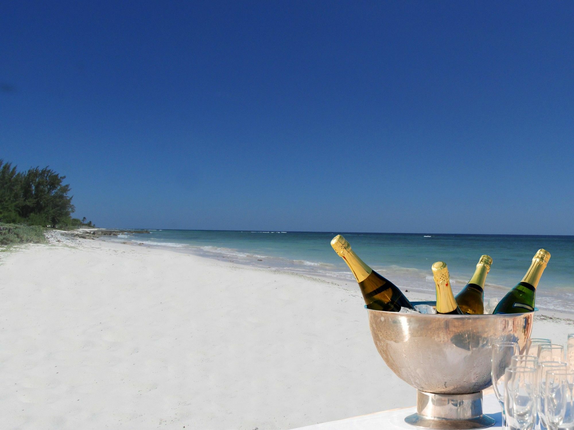 Le Soleil D'Or Hotel West End Екстериор снимка