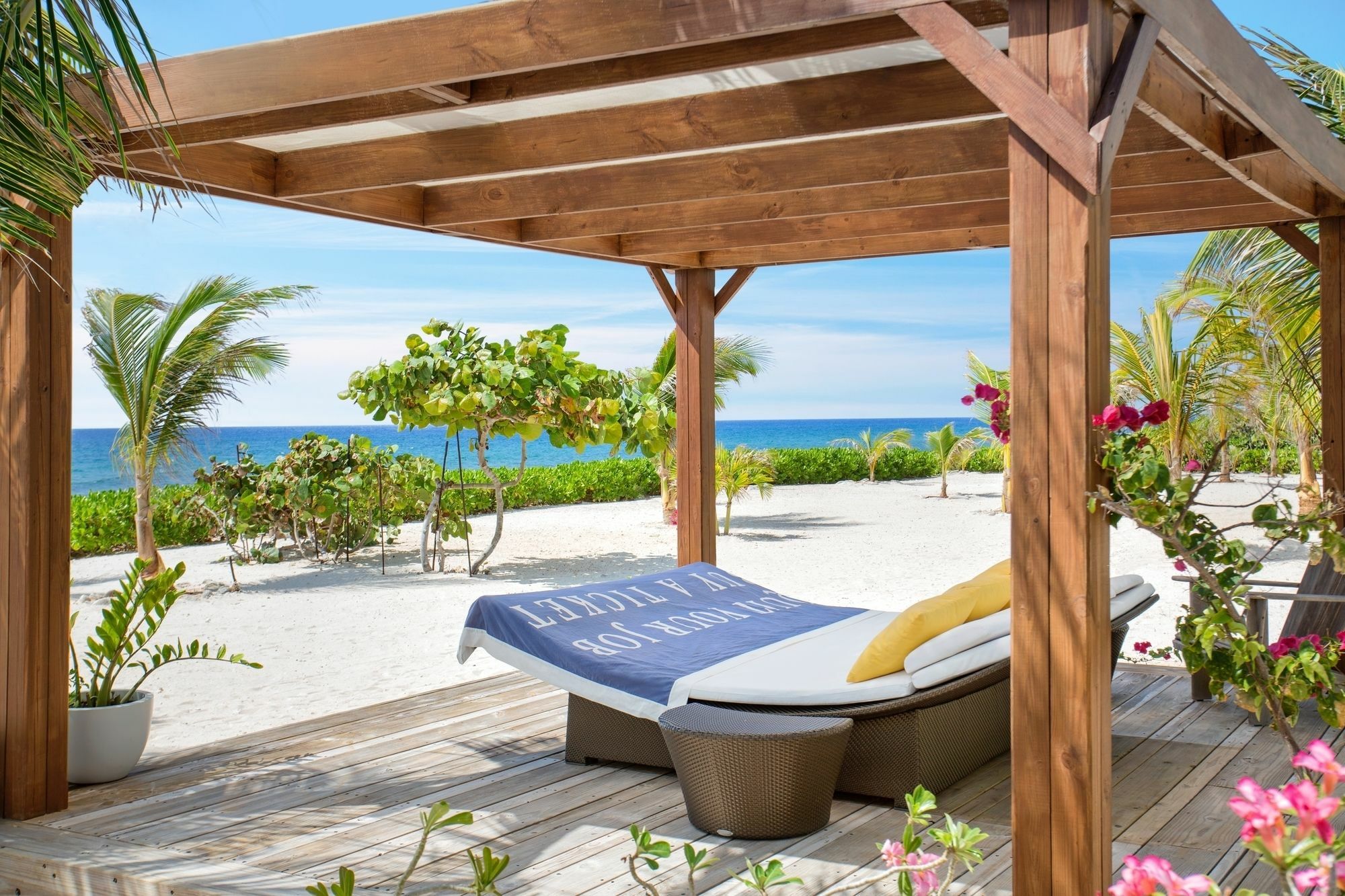 Le Soleil D'Or Hotel West End Екстериор снимка